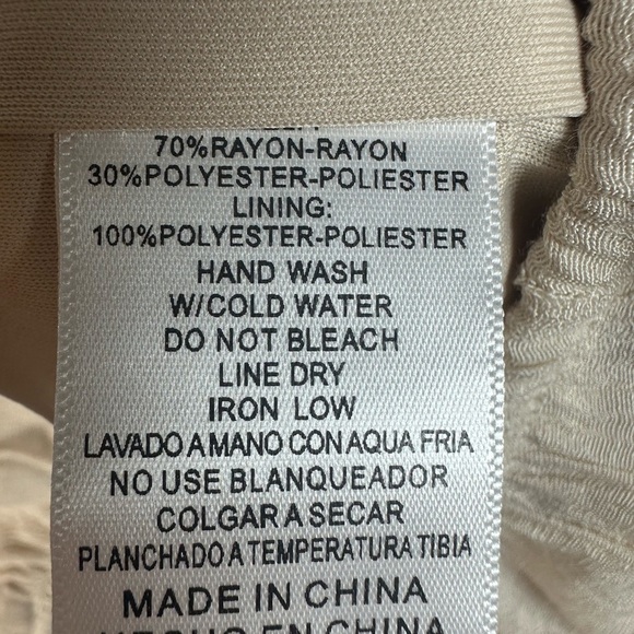 Listicle Cream Beige Off-Shoulder Cropped Blouse Size Large Boho - Picture 6 of 7